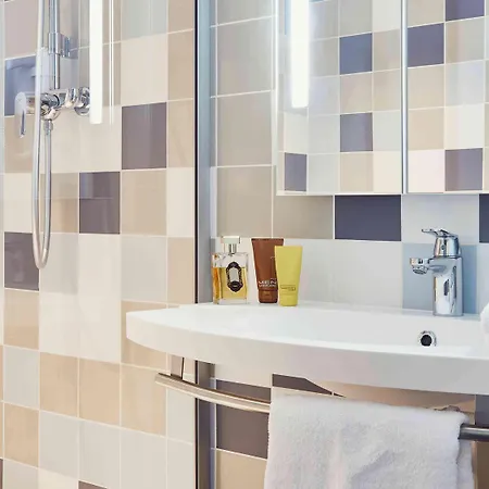 Hotel Ibis Styles Marseille Aeroport 3*