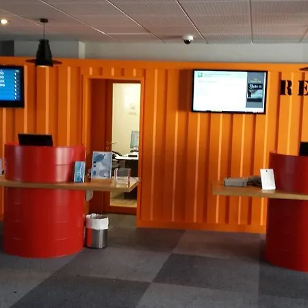 Hotel Ibis Styles Marseille Aeroport 3*