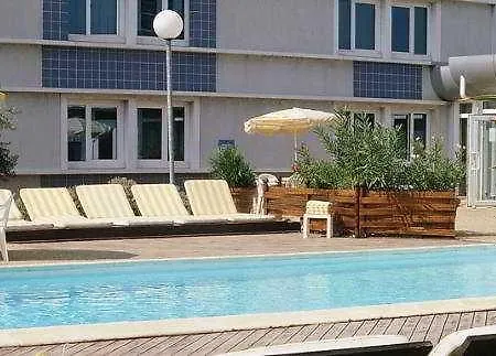 Ibis Styles Marseille Aeroport 3*